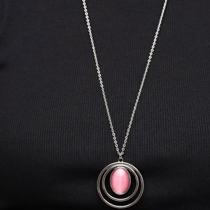 NEW Vintage Boutique Polished Silver & Pink Moonstone Pendant Necklace Jewelry
